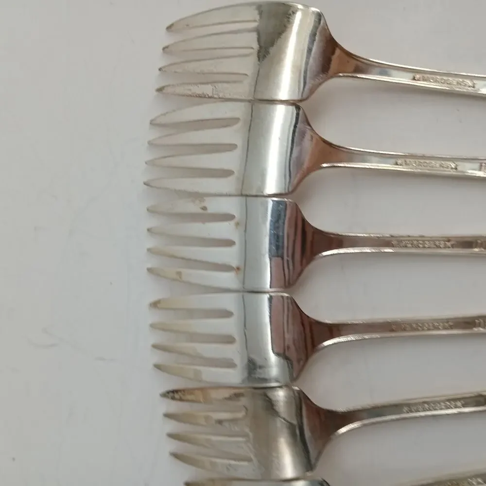 8X SF Rogers Starlight Salad Forks Silverplate International